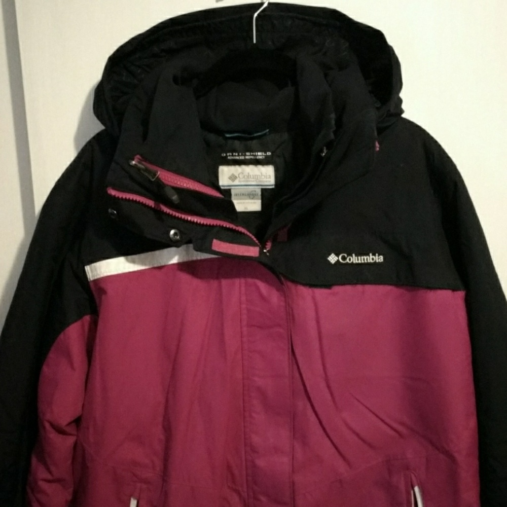Columbia omni tech XL snowboarding coat